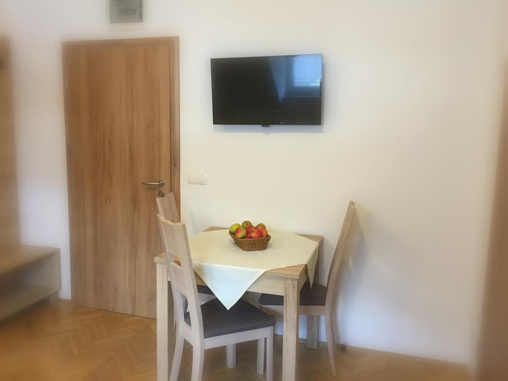Apartmaji In Sobe Tina クランスカゴーラ エクステリア 写真