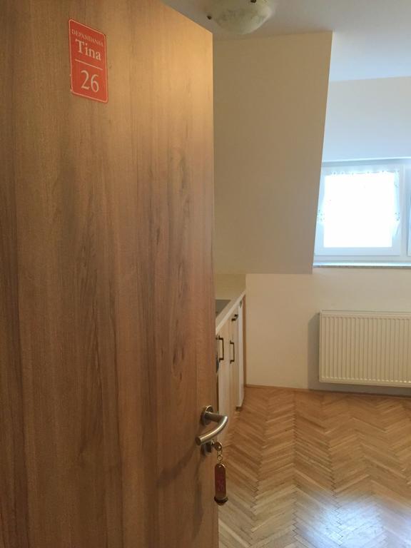 Apartmaji In Sobe Tina クランスカゴーラ エクステリア 写真